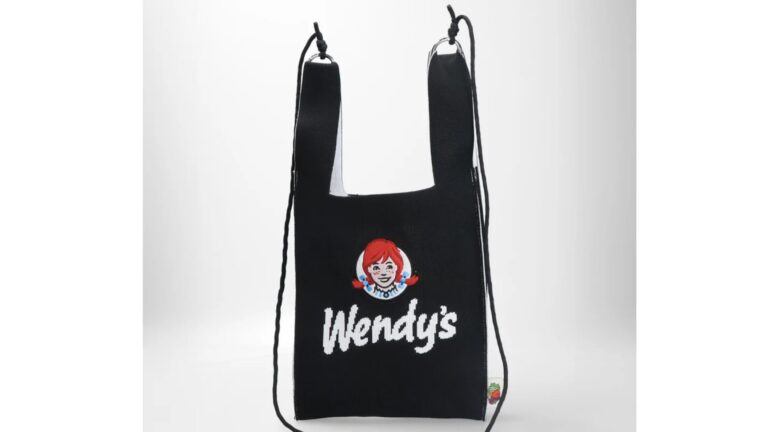 アメリカンな可愛さを毎日に｜FRUIT OF THE LOOM×Wendy’sコラボショルダーバッグ