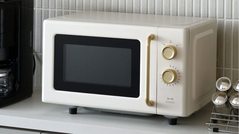 「ちょうどいい」が心地いい。インテリアに馴染むBRUNOの単機能電子レンジ