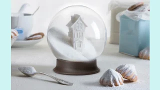 お砂糖がまるで雪景色。スノードームのように眺めていたくなる『シュガーポット』