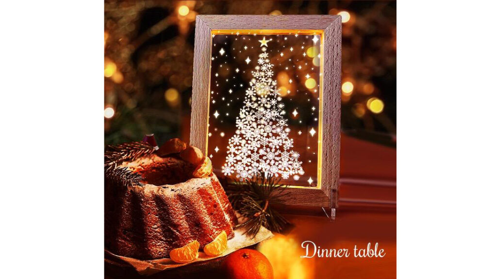 光で絵柄が浮かび上がる。季節を飾る『クリスマス アクリルスタンド』でお部屋を幻想的に