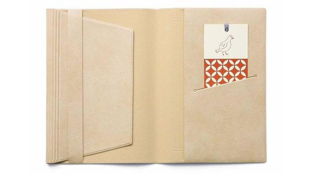 懐かしさに心がときめく。読書の時間がもっと好きになる『ニューレトロ ブックカバー』