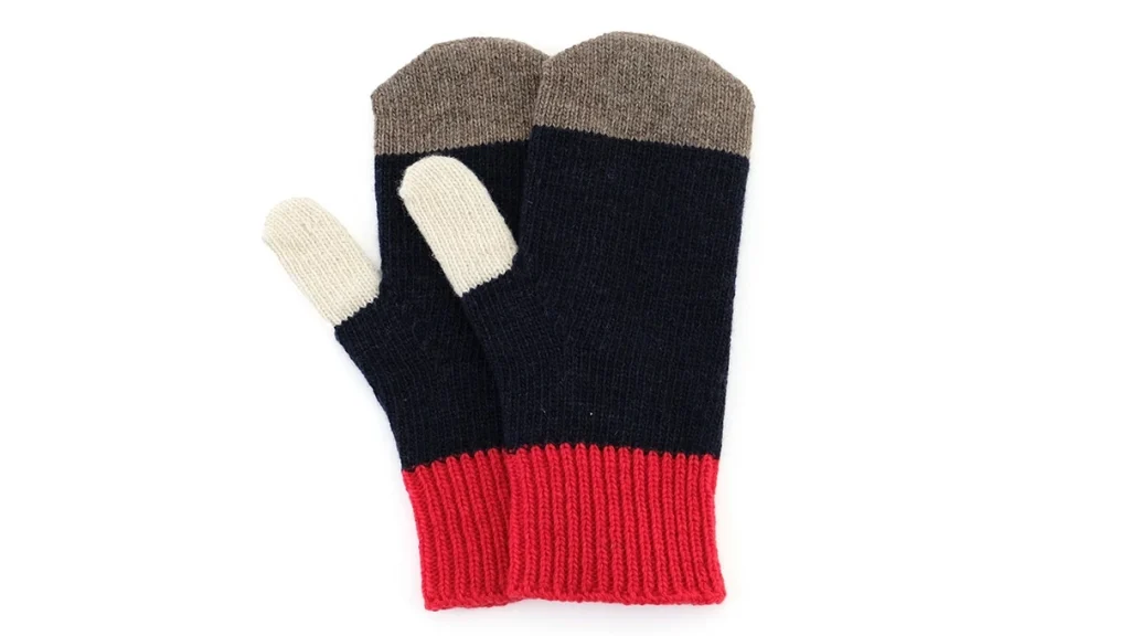 冬の手元に彩りを｜リューズニットのカラフル配色ミトンであたたかく