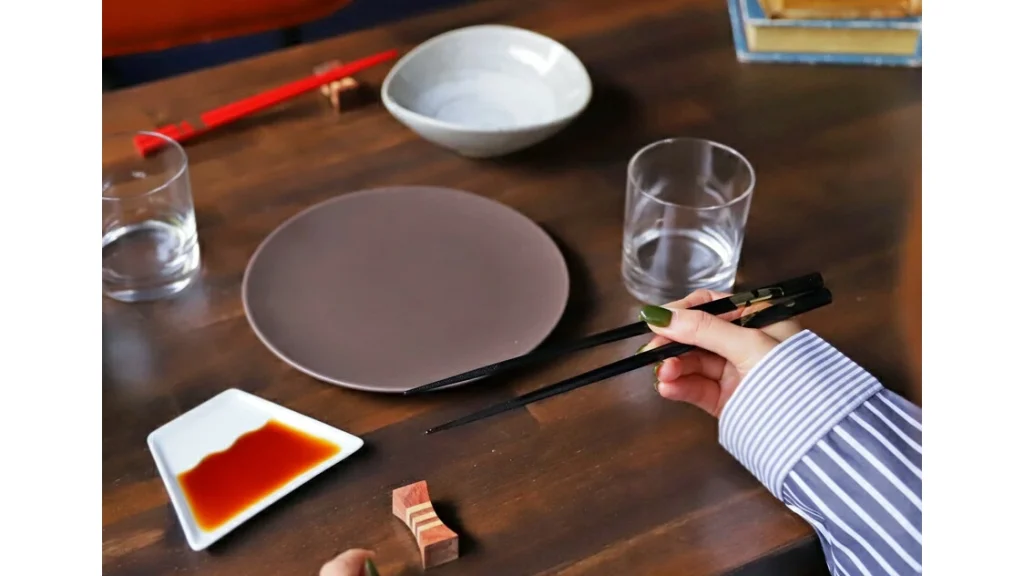 【縁起物ギフト】富士山とだるまの夫婦箸セット｜結婚祝い・記念日に贈りたい日本伝統のお箸