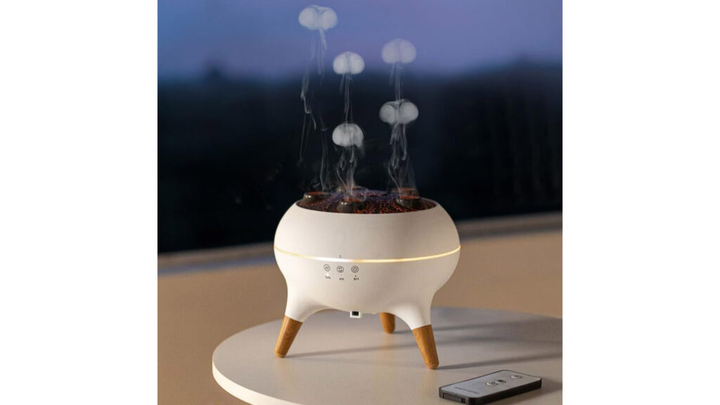 まるで水族館のような癒し時間。クラゲミスト加湿器で香りとスチームに包まれる暮らし