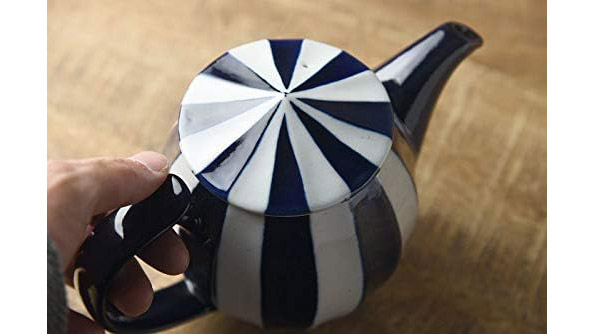 サーカステント ティーポットで始まる幸せなティータイム。美濃焼の温もりと大人かわいいデザインに癒される