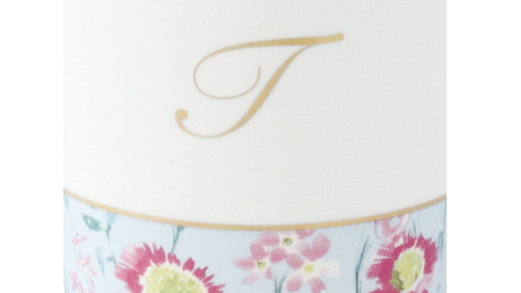 特別感のあるプレゼントならこれ。aito製作所のイニシャルマグが大人気のワケ