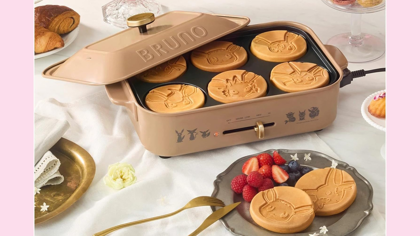 イーブイたちとおうち時間を楽しむ｜BRUNO イーブイフレンズ コンパクトホットプレート