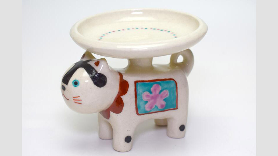 手作りの温かさを感じる|子守り犬と鏡餅で迎える縁起の正月飾り