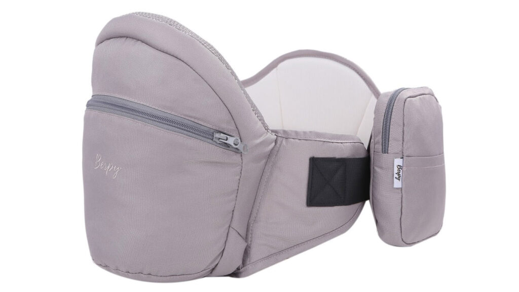 小さく畳めて持ち運びラク!忙しいママも助かる多機能『ヒップシート』の魅力