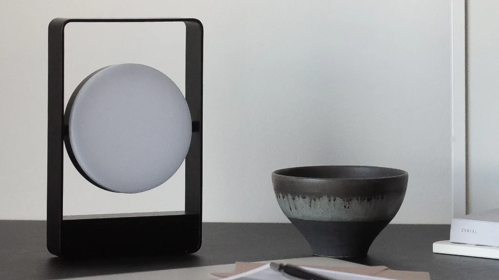 【充電式LEDライト】Mouro Lamp｜インテリアに映えるおしゃれなポータブルランプ