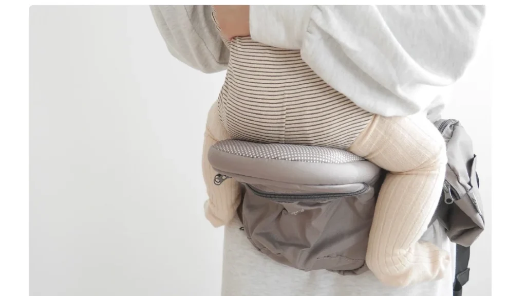 小さく畳めて持ち運びラク!忙しいママも助かる多機能『ヒップシート』の魅力