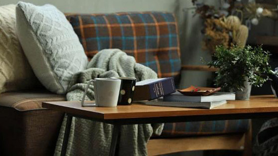 手にハマる、この形。美濃焼×ドットのハンドルマグカップ