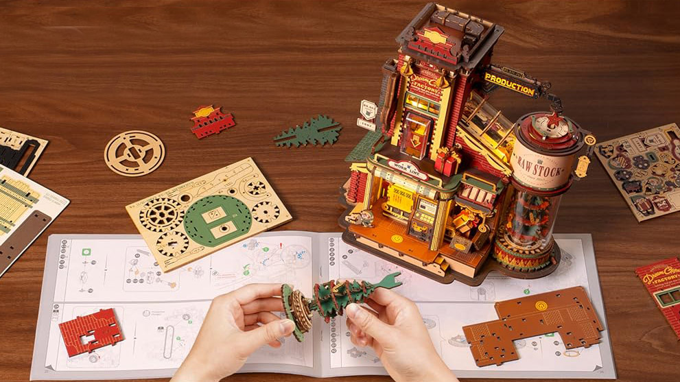 ✨動く木製パズル《ギフト工場》で創る童話の世界|大人も夢中になる3Dクラフトキット