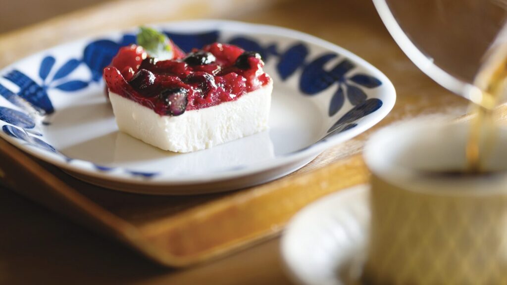 【食べ比べギフト】ピエトロ果実を味わうチーズケーキ2種セット|国産レモン&3種ベリーの贅沢冷凍スイーツ