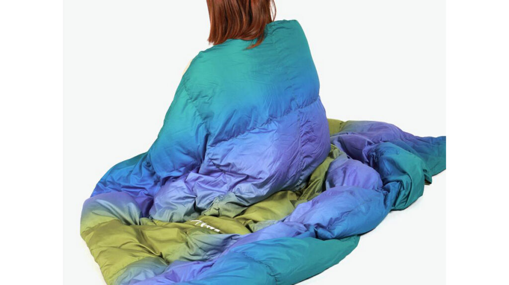 洗えて持ち運べる|NANGA軽量ダウンブランケットが万能すぎる理由
