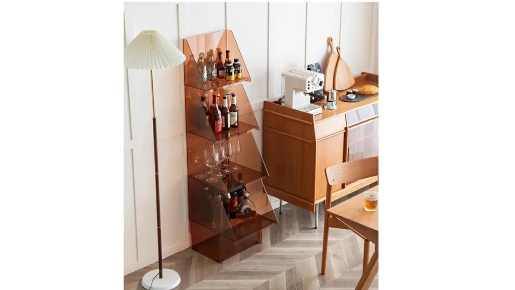 省スペースで魅せる収納｜ツリー型アクリルラックで空間を美しく整える