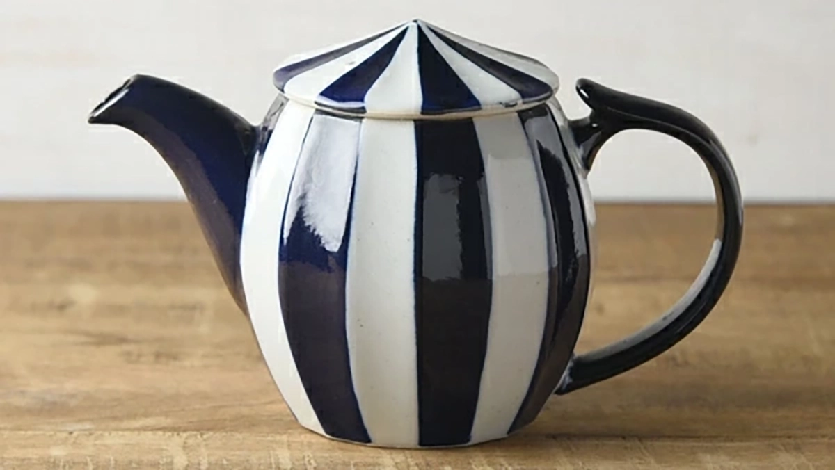 サーカステント ティーポットで始まる幸せなティータイム。美濃焼の温もりと大人かわいいデザインに癒される