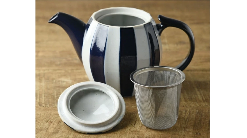 サーカステント ティーポットで始まる幸せなティータイム。美濃焼の温もりと大人かわいいデザインに癒される
