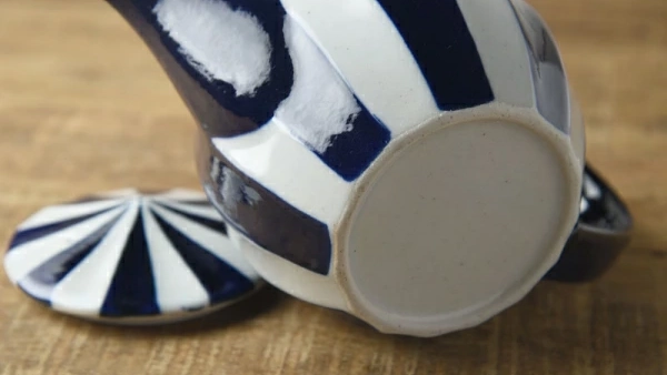 サーカステント ティーポットで始まる幸せなティータイム。美濃焼の温もりと大人かわいいデザインに癒される