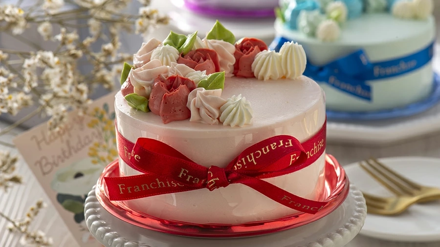 推しカラーでお祝いできる幸せ。『推し色デコレーションケーキ』で特別なバースデーを