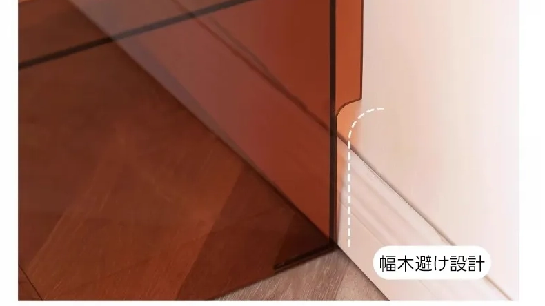 省スペースで魅せる収納｜ツリー型アクリルラックで空間を美しく整える