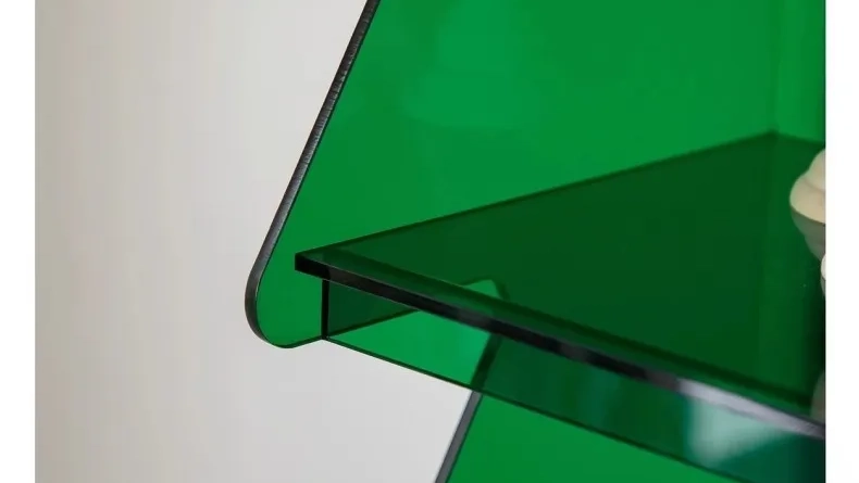 省スペースで魅せる収納｜ツリー型アクリルラックで空間を美しく整える