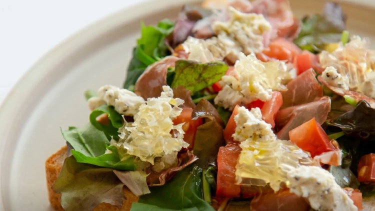 巣ごと食べる生はちみつ|ニュージーランド産コムハニーの魅力