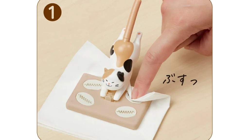 デスク掃除が楽しくなるサンスター文具「ふきマル」｜猫デザインが可愛い卓上クリーナー