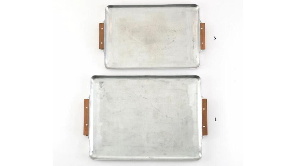 手仕事の風合いが魅力｜ノスタルジックなアルミトレー