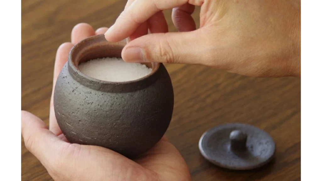 塩が固まらない理由｜へちもん 信楽焼 塩壺の仕組みと魅力