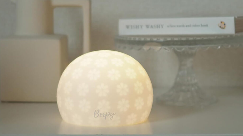 夜の育児をやさしく照らす|ナイトタッチライト「クッカライト」