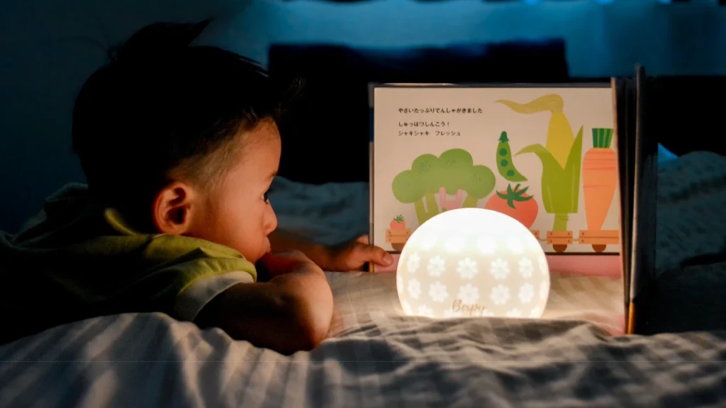 夜の育児をやさしく照らす|ナイトタッチライト「クッカライト」