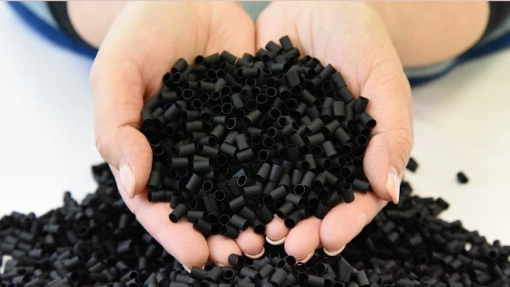 p!nto Float（ピントフロート）｜理想の寝姿勢を支える新発想ヘッドサポートピロー