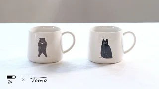 ネコとクマが寄り添う｜tomotakeデザインの波佐見焼マグカップ
