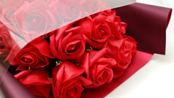 枯れない花を贈る｜60輪のソープフラワーブーケで感謝を伝える特別ギフト