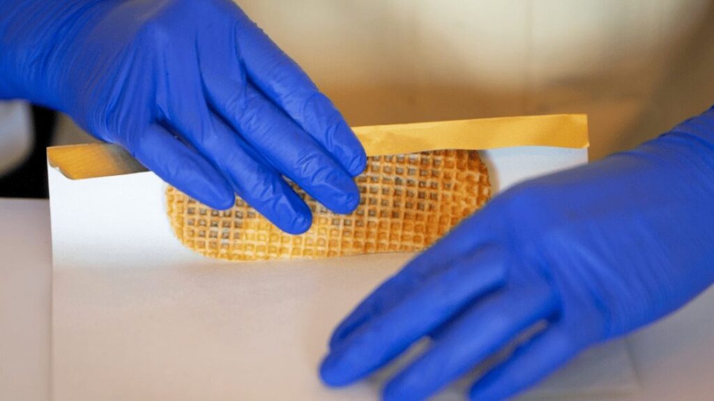 お土産にも人気！『バターのいとこ』羽田空港限定チョコキャラメル入りBOX