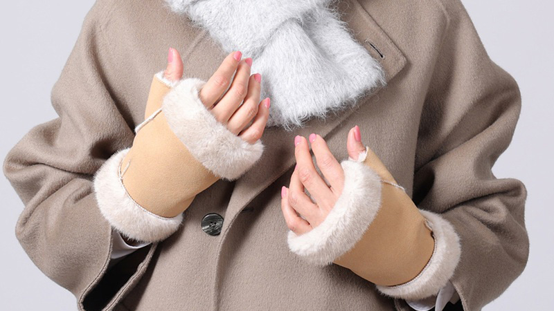 フェイクムートン×ミンクファーのハンドウォーマー|上品で暖かい冬小物