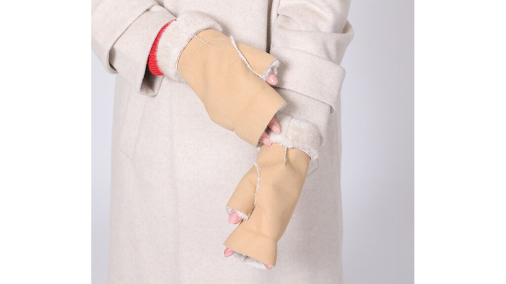 フェイクムートン×ミンクファーのハンドウォーマー|上品で暖かい冬小物