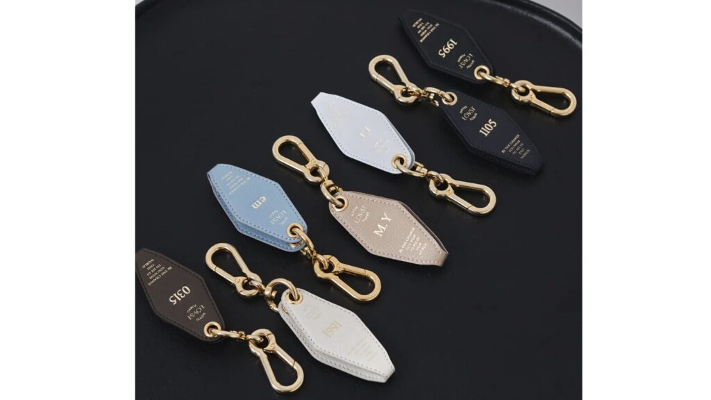 【Apple Room Key】刻印でホテルルームキー風に|名入れできるおしゃれキーホルダー