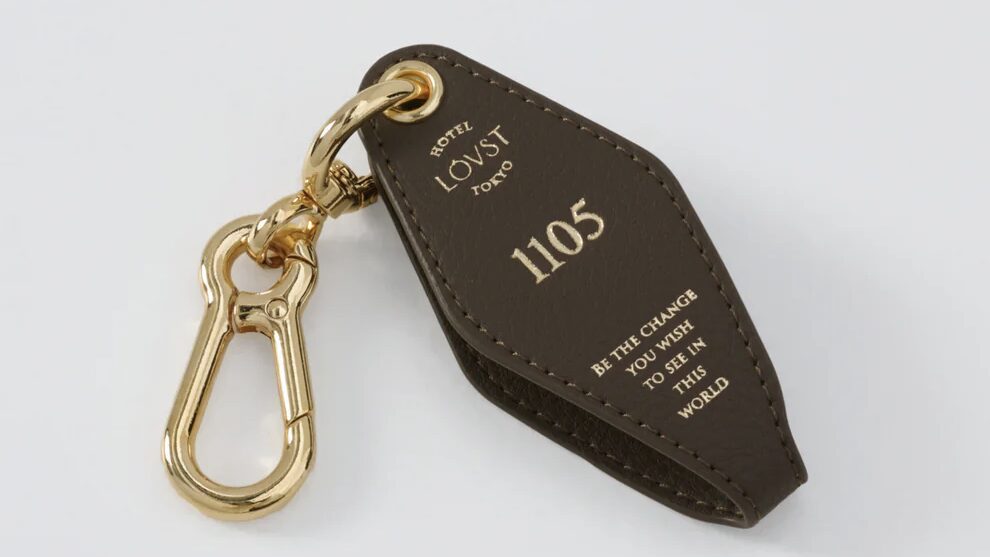 【Apple Room Key】刻印でホテルルームキー風に|名入れできるおしゃれキーホルダー