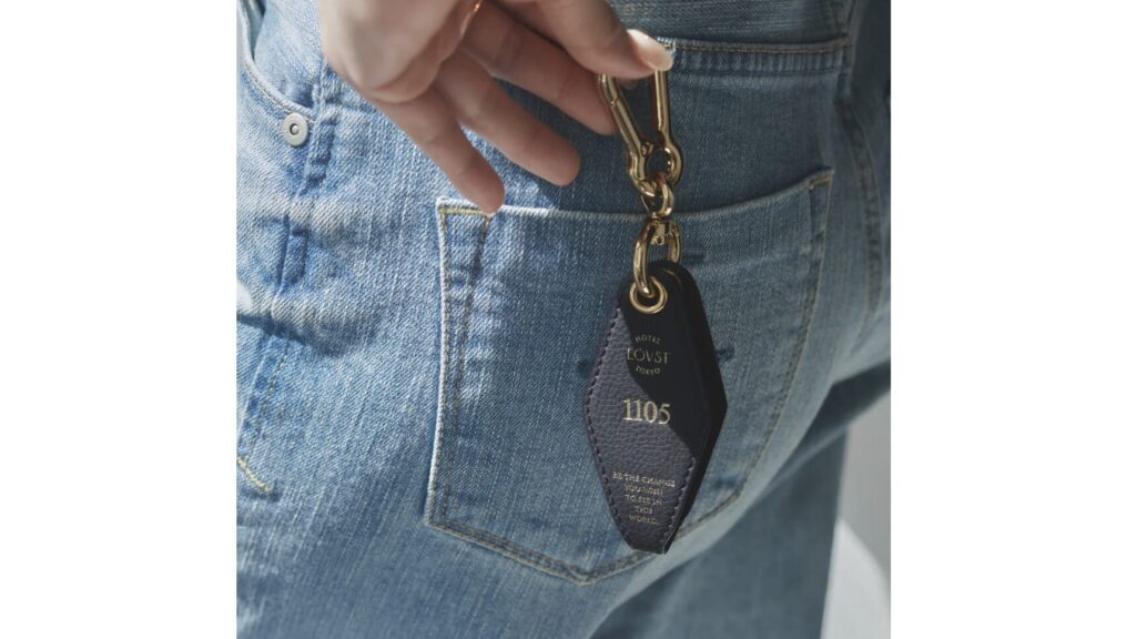 【Apple Room Key】刻印でホテルルームキー風に|名入れできるおしゃれキーホルダー