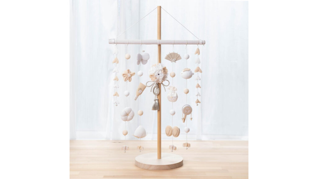 つるし雛 HAKI(ハキ)香音|白粋シリーズの上品な吊るし飾りで初節句を華やかに