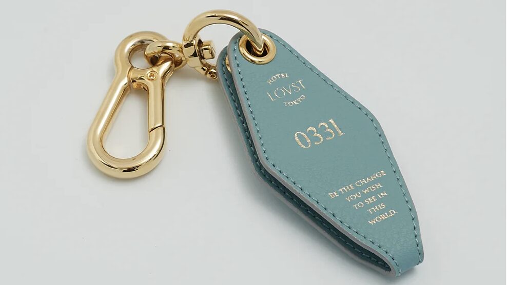 【Apple Room Key】刻印でホテルルームキー風に|名入れできるおしゃれキーホルダー