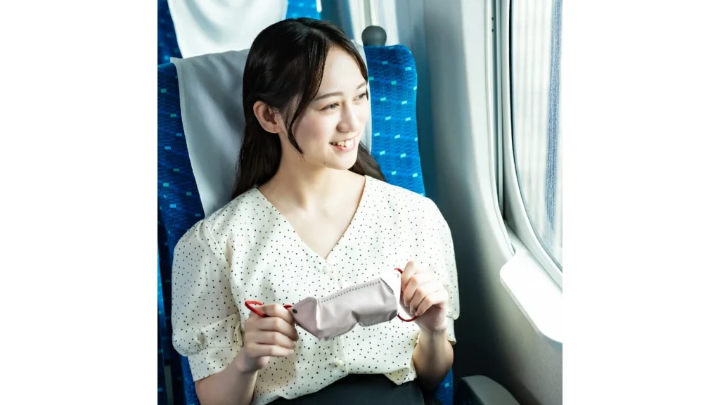 【旅行・仮眠に最適】ひとみの休息3Dアイマスクの魅力｜軽量コンパクトで持ち運び便利