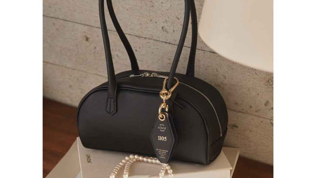 【Apple Room Key】刻印でホテルルームキー風に|名入れできるおしゃれキーホルダー