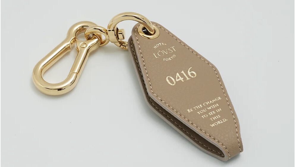 【Apple Room Key】刻印でホテルルームキー風に|名入れできるおしゃれキーホルダー