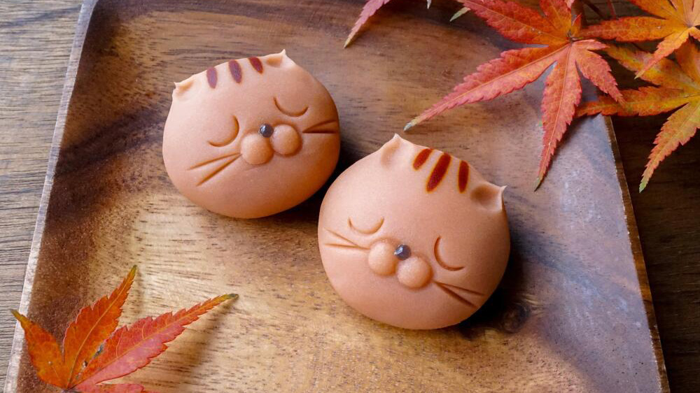 猫好きの心をくすぐる、食べるのがもったいない和菓子｜職人仕立ての「猫の練り切り」