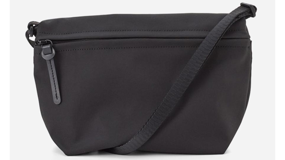 撥水ショルダーバッグ「N撥水ボートショルダー」軽量&収納力が魅力