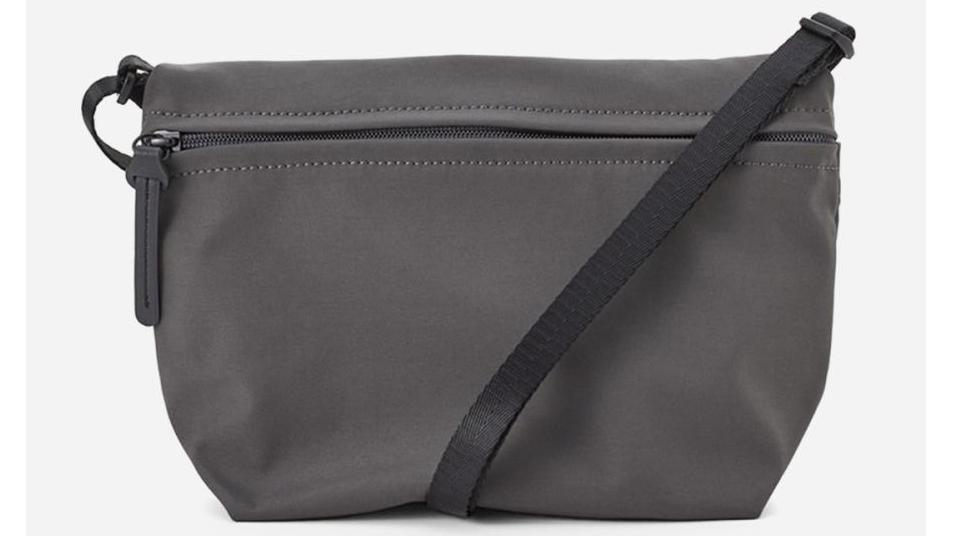 撥水ショルダーバッグ「N撥水ボートショルダー」軽量&収納力が魅力