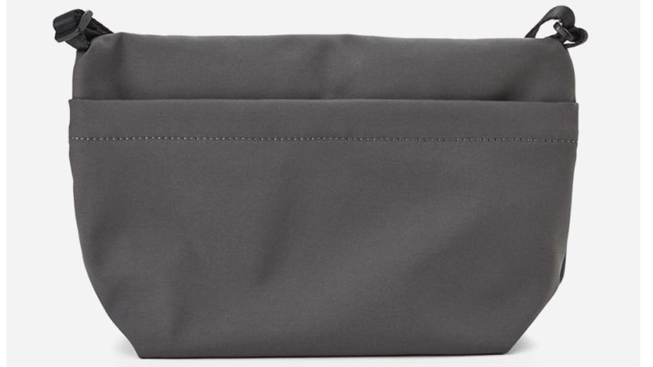 撥水ショルダーバッグ「N撥水ボートショルダー」軽量&収納力が魅力